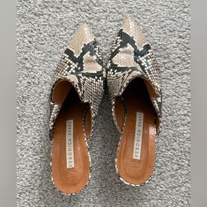 Veronica Beard Beige and Black Snakeskin-Print Pointed Mules